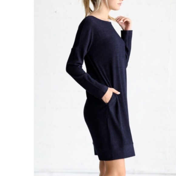 Casual Pocket Dress - Picture 2 of 3